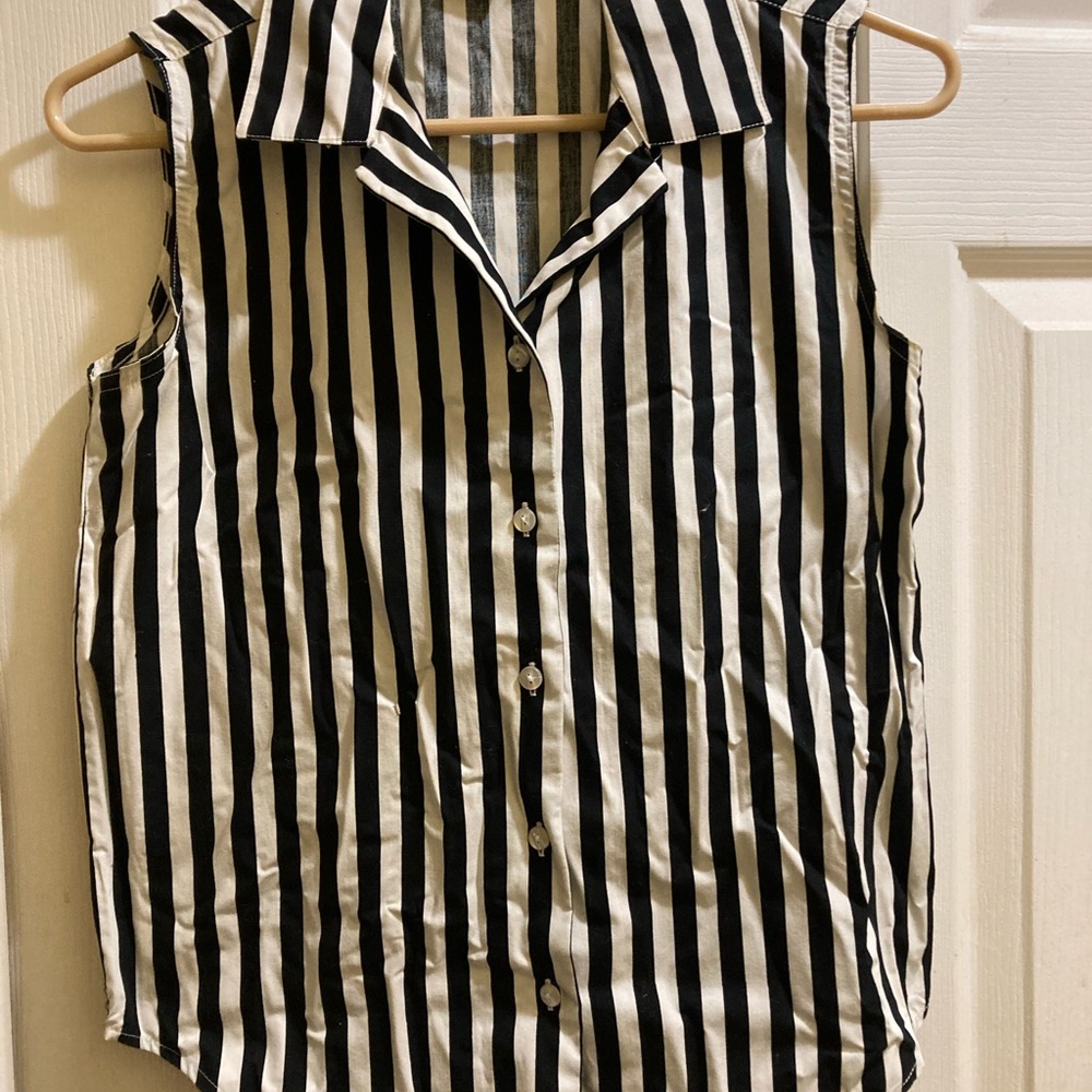 Basic Editions Petite cotton button-down Sleeveless Shirt b&w stripes